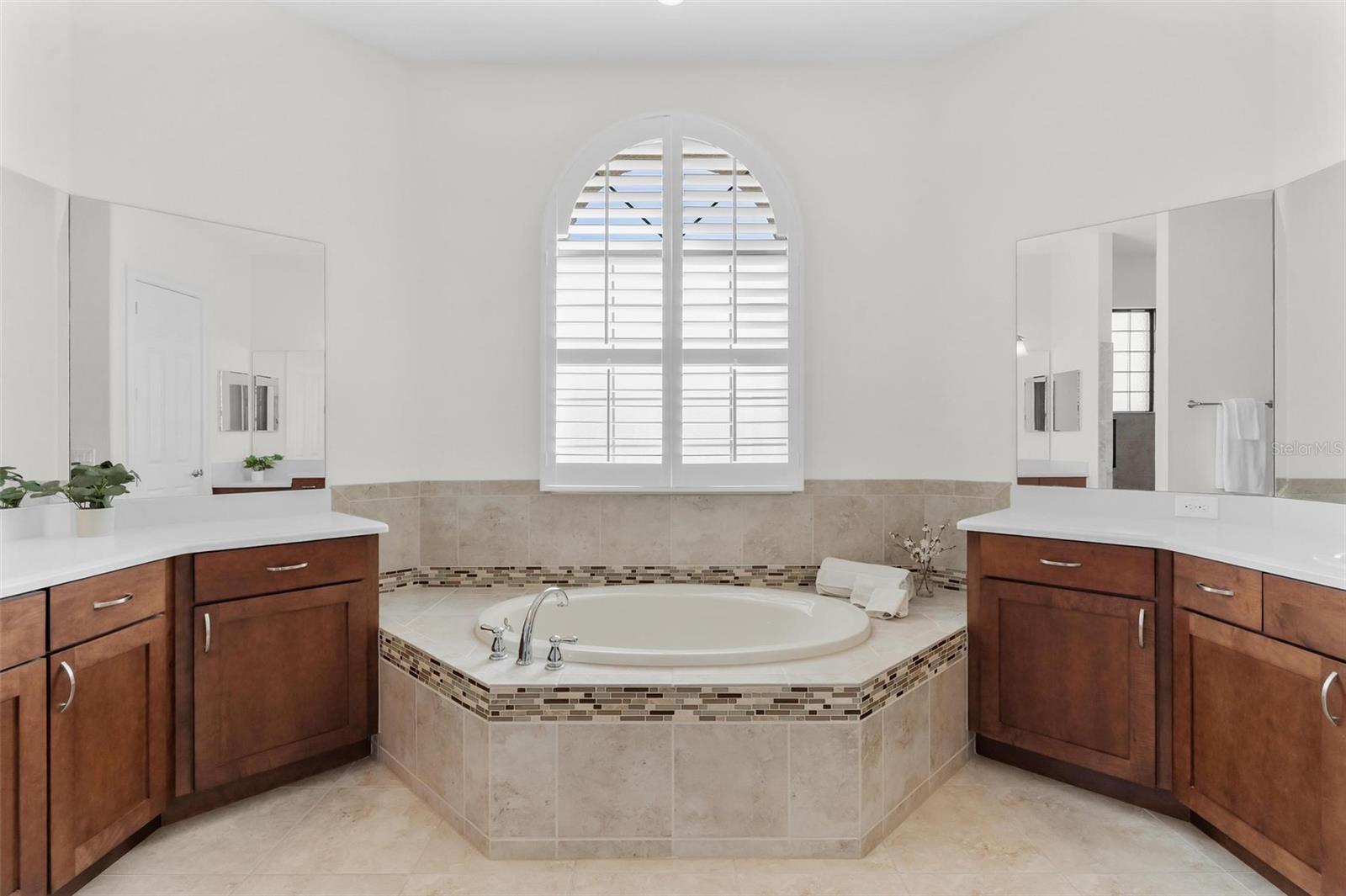 Image 34 of 65 For 39513 Hillrise Lane