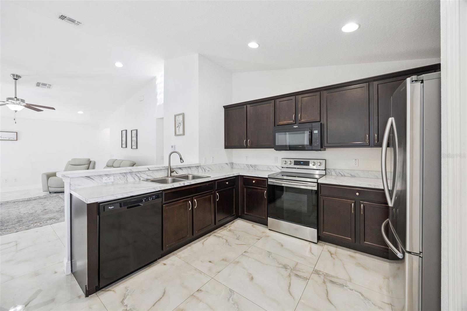 Image 10 of 35 For 2015 Orange Avenue