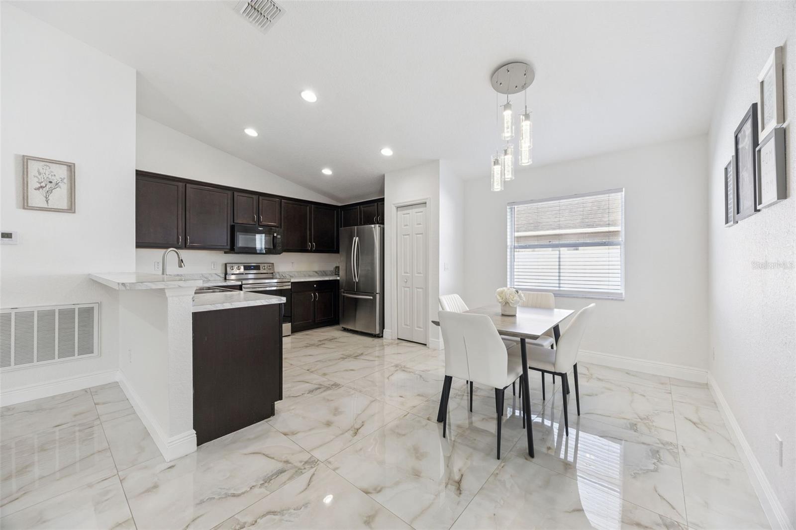 Image 12 of 35 For 2015 Orange Avenue