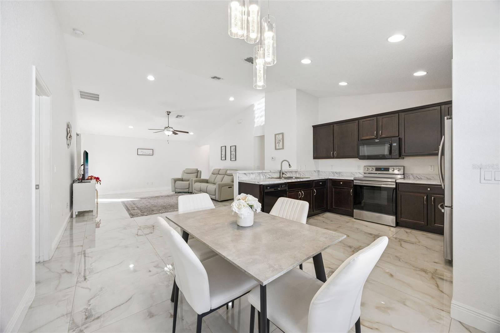 Image 14 of 35 For 2015 Orange Avenue