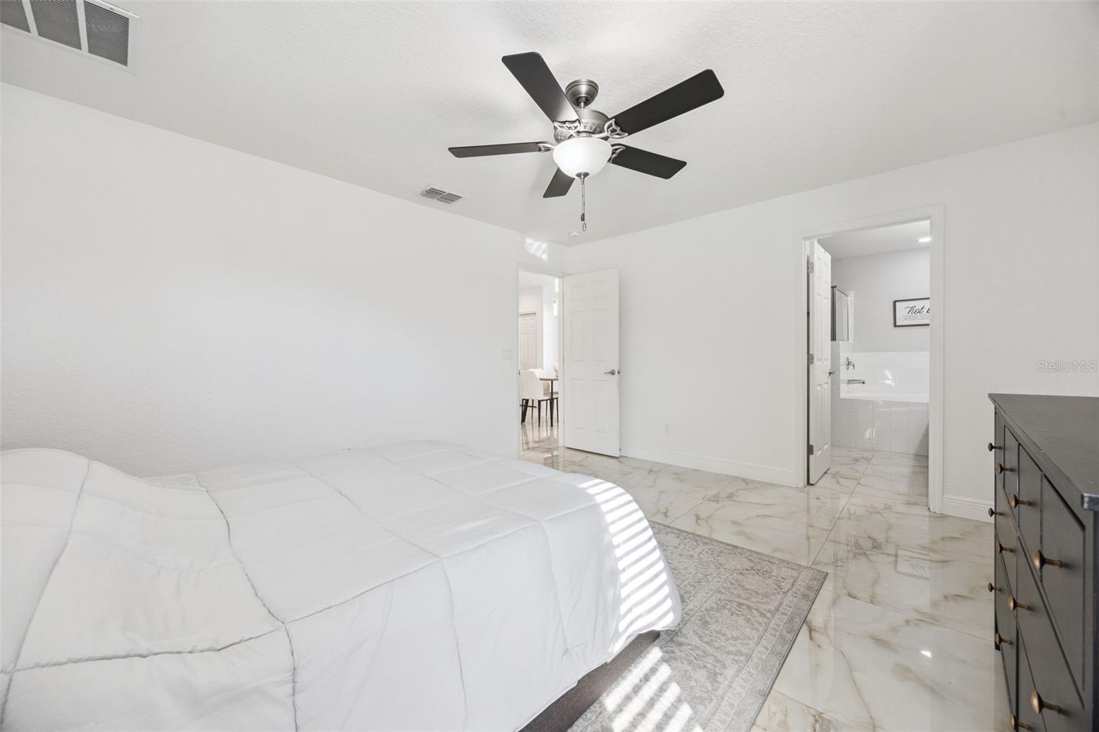 Image 15 of 35 For 2015 Orange Avenue