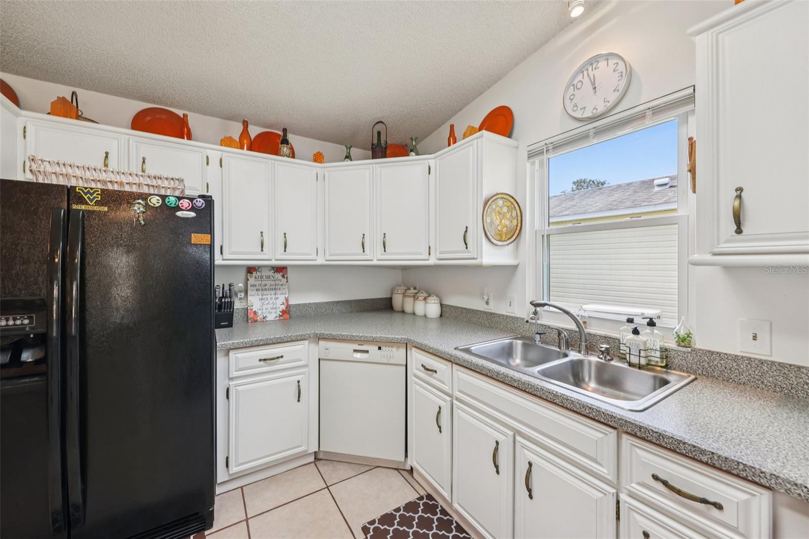 Image 14 of 52 For 721 Heathrow Avenue