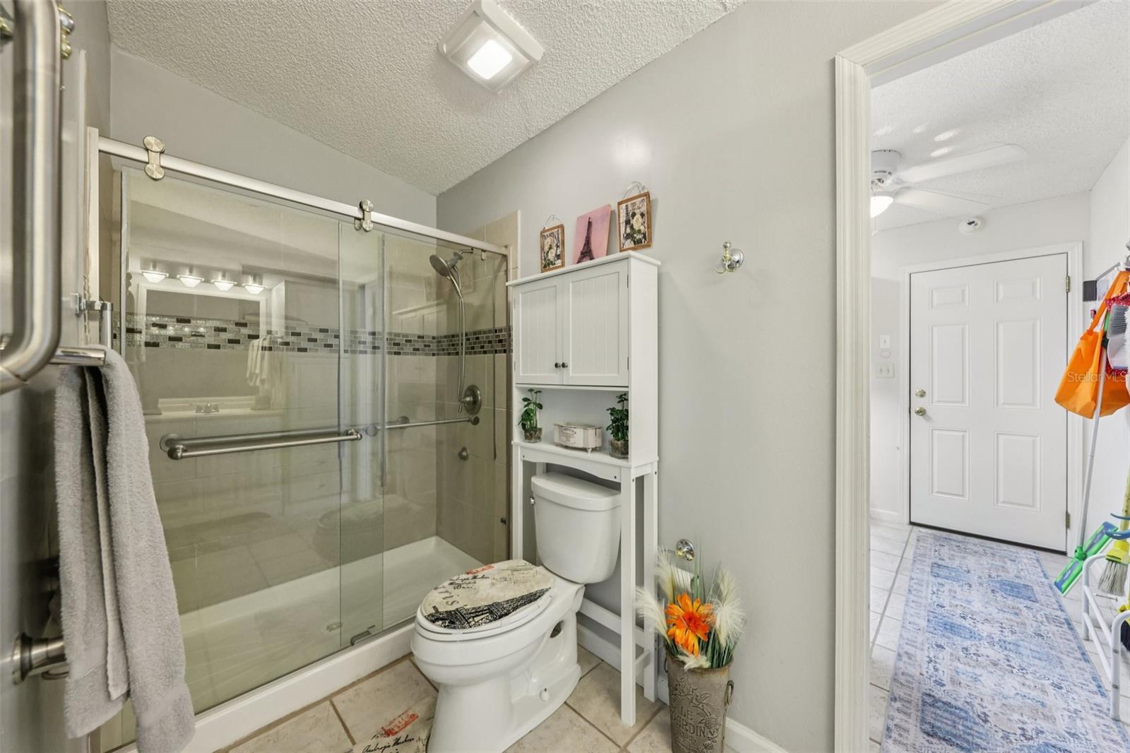 Image 22 of 52 For 721 Heathrow Avenue