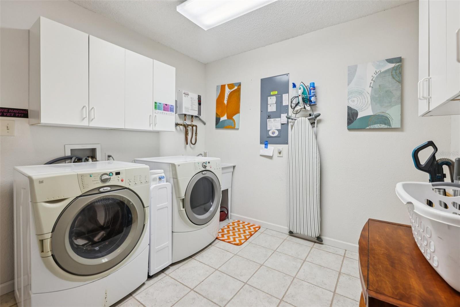 Image 25 of 52 For 721 Heathrow Avenue