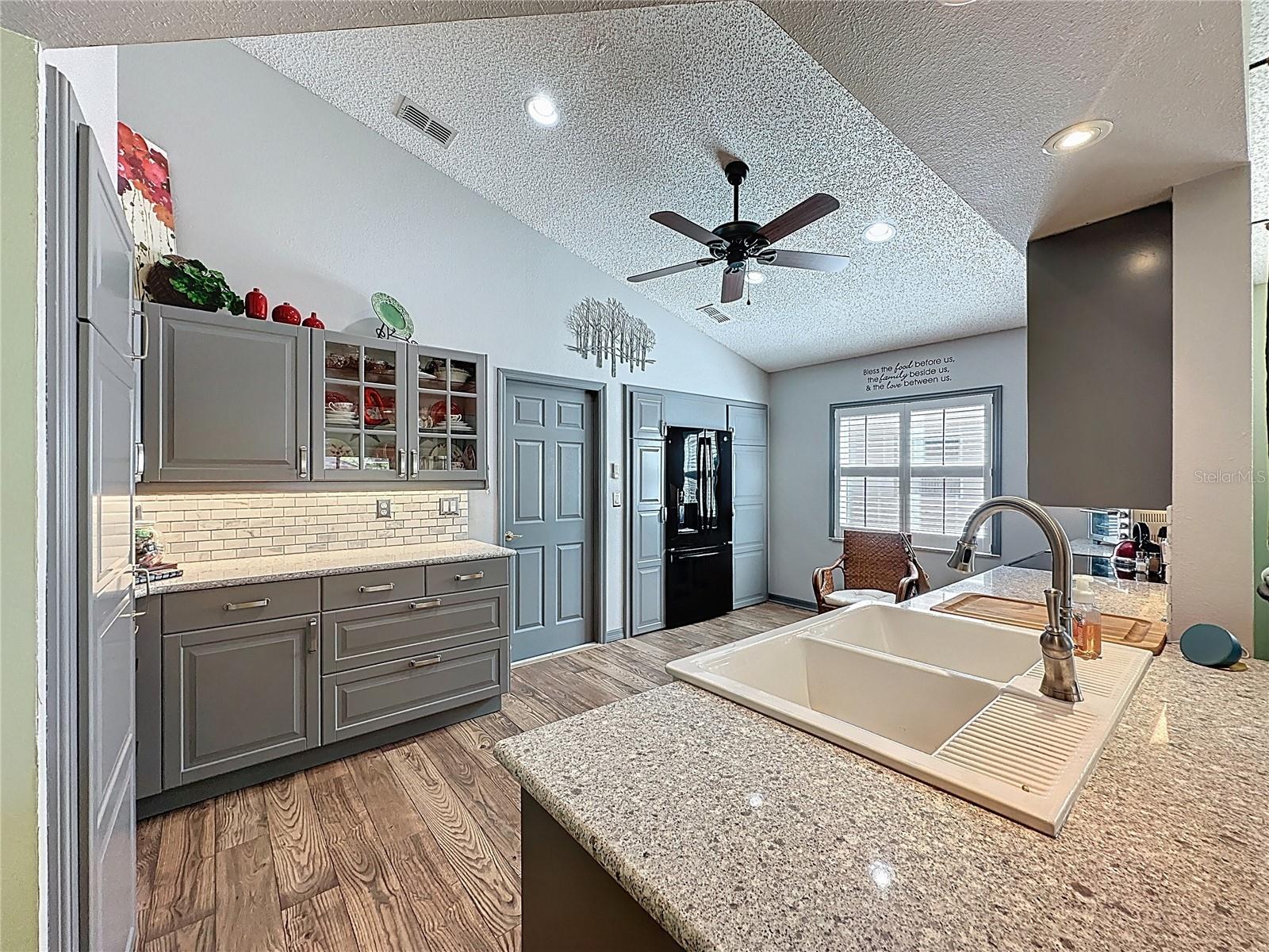 Image 16 of 75 For 3720 Doune Way