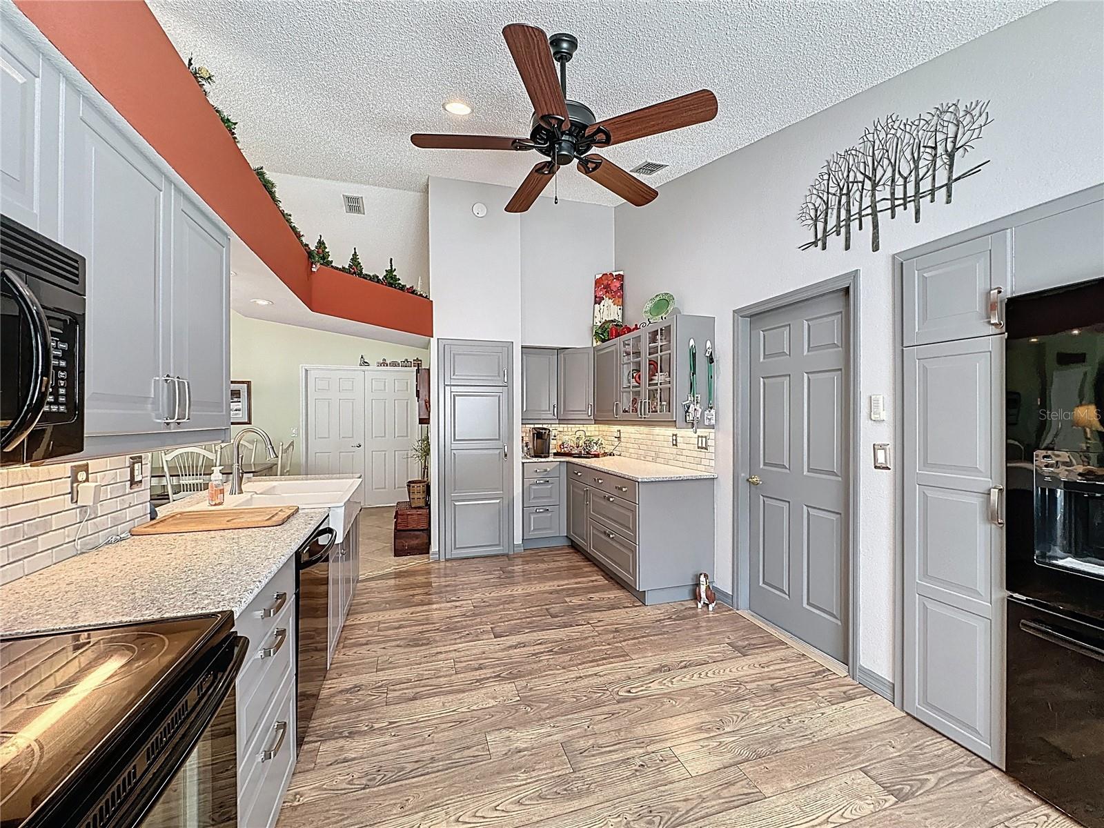 Image 18 of 75 For 3720 Doune Way