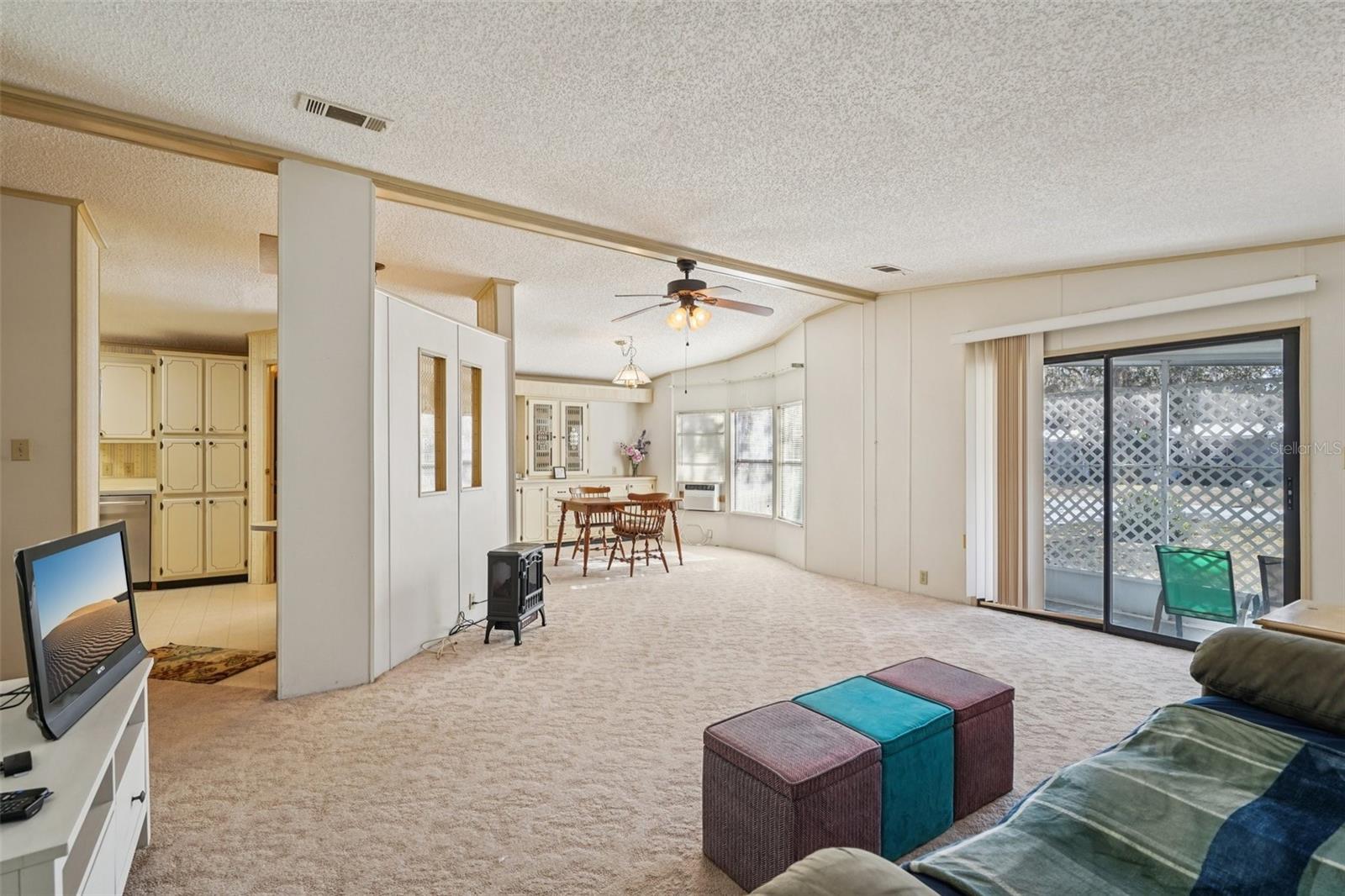 Image 14 of 29 For 8625 Silver Trail