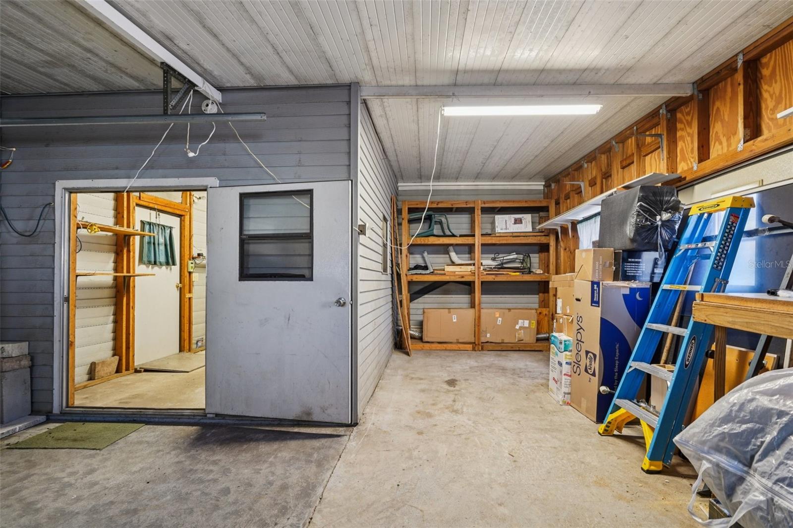 Image 28 of 29 For 8625 Silver Trail