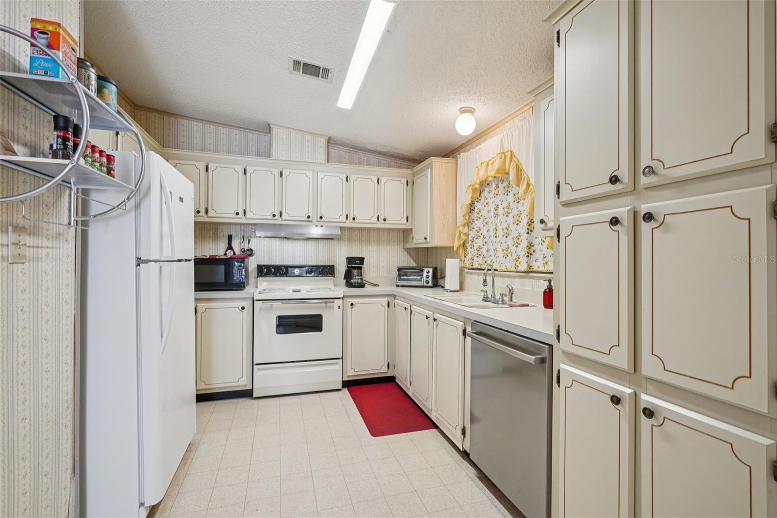 Image 9 of 29 For 8625 Silver Trail