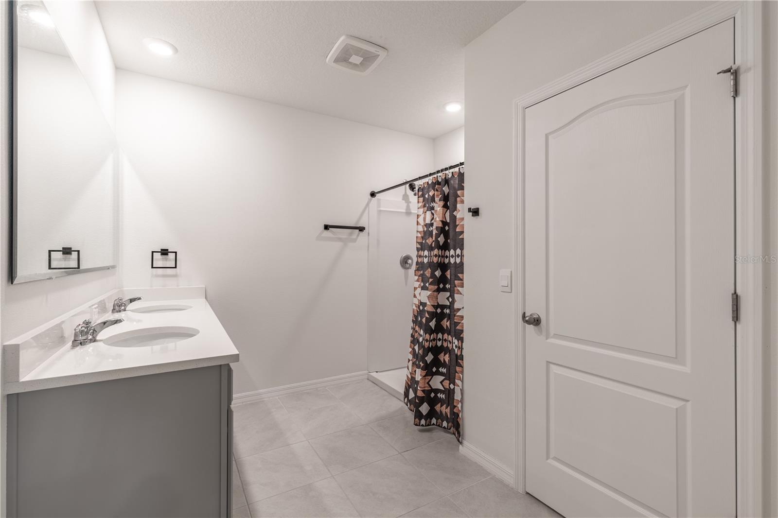 Image 19 of 43 For 976 Bear Hammock Drive