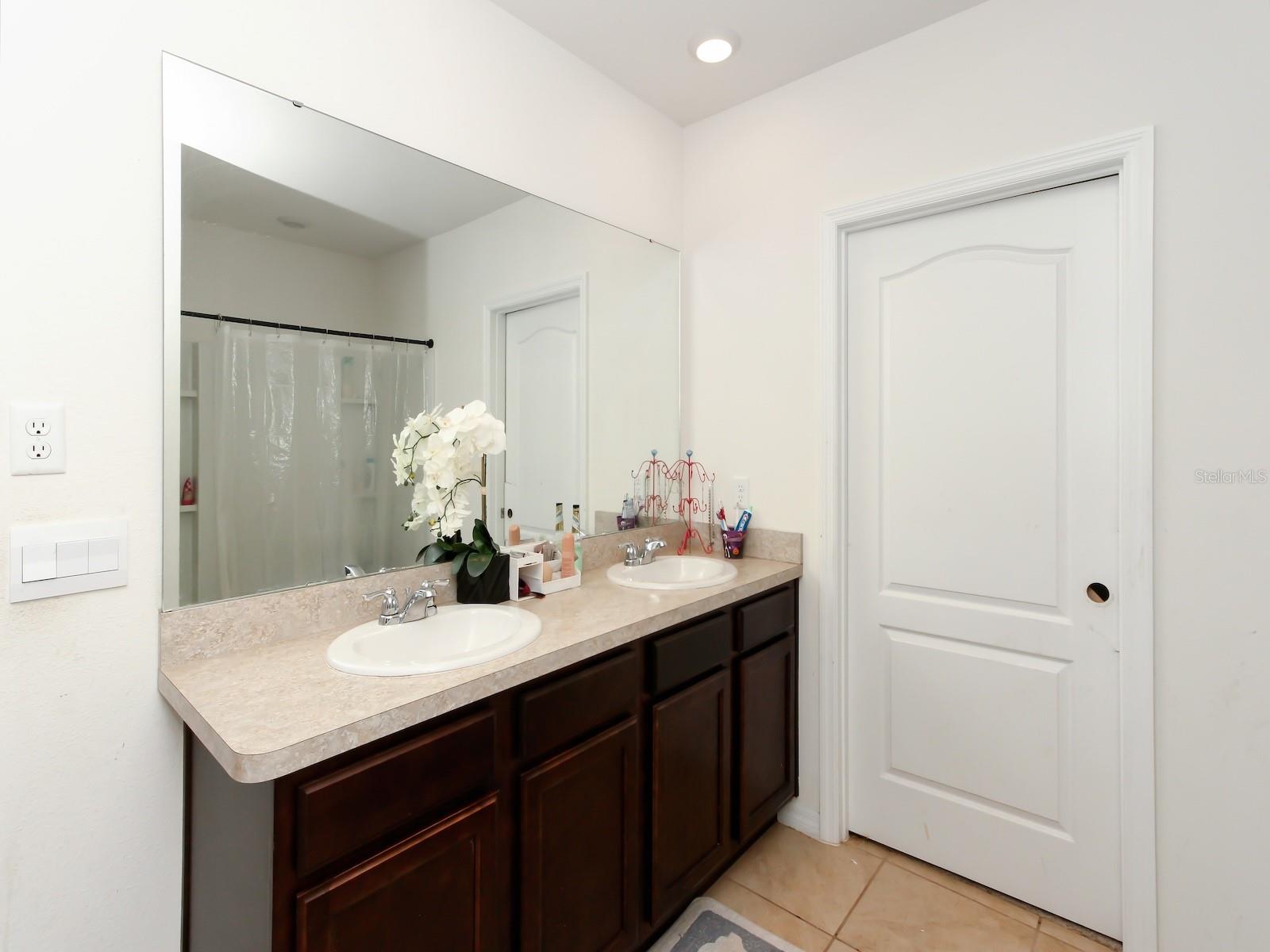 Image 18 of 26 For 714 Auburn Grove Court