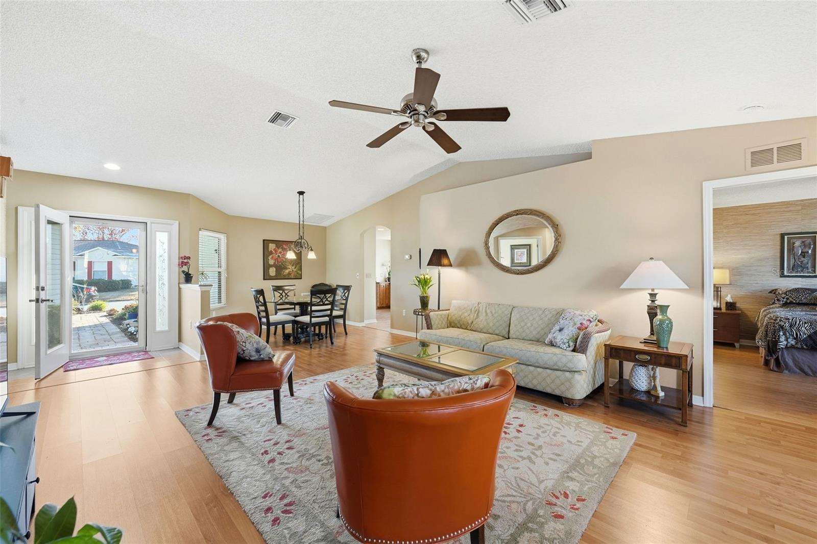 Image 8 of 51 For 1145 Meadowbend Drive