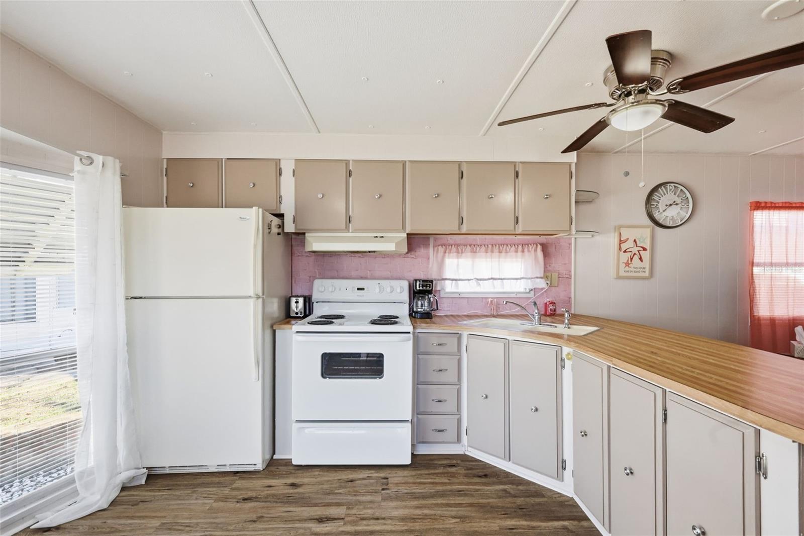 Image 11 of 30 For 3896 Picciola Road #371