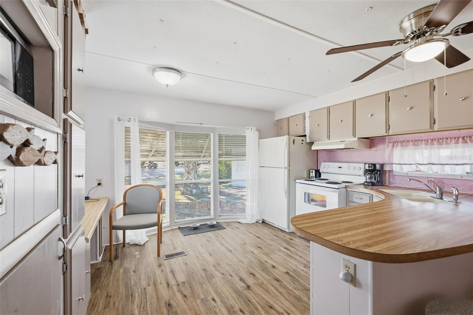 Image 13 of 30 For 3896 Picciola Road #371