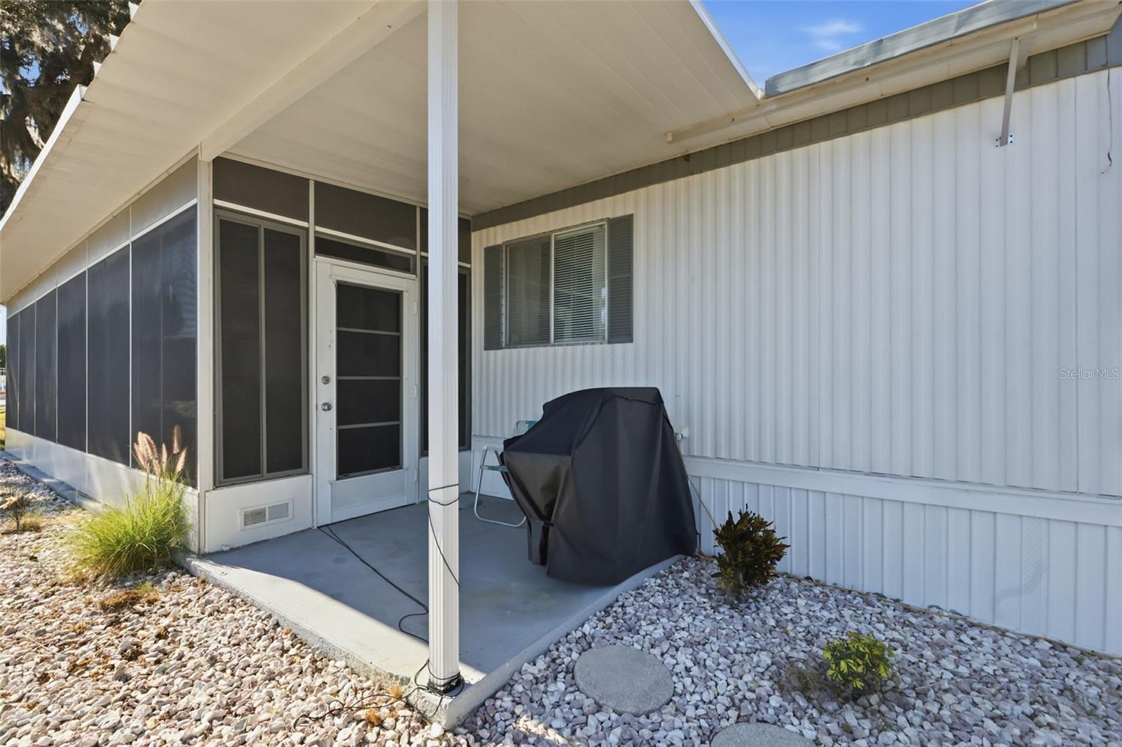 Image 24 of 30 For 3896 Picciola Road #371