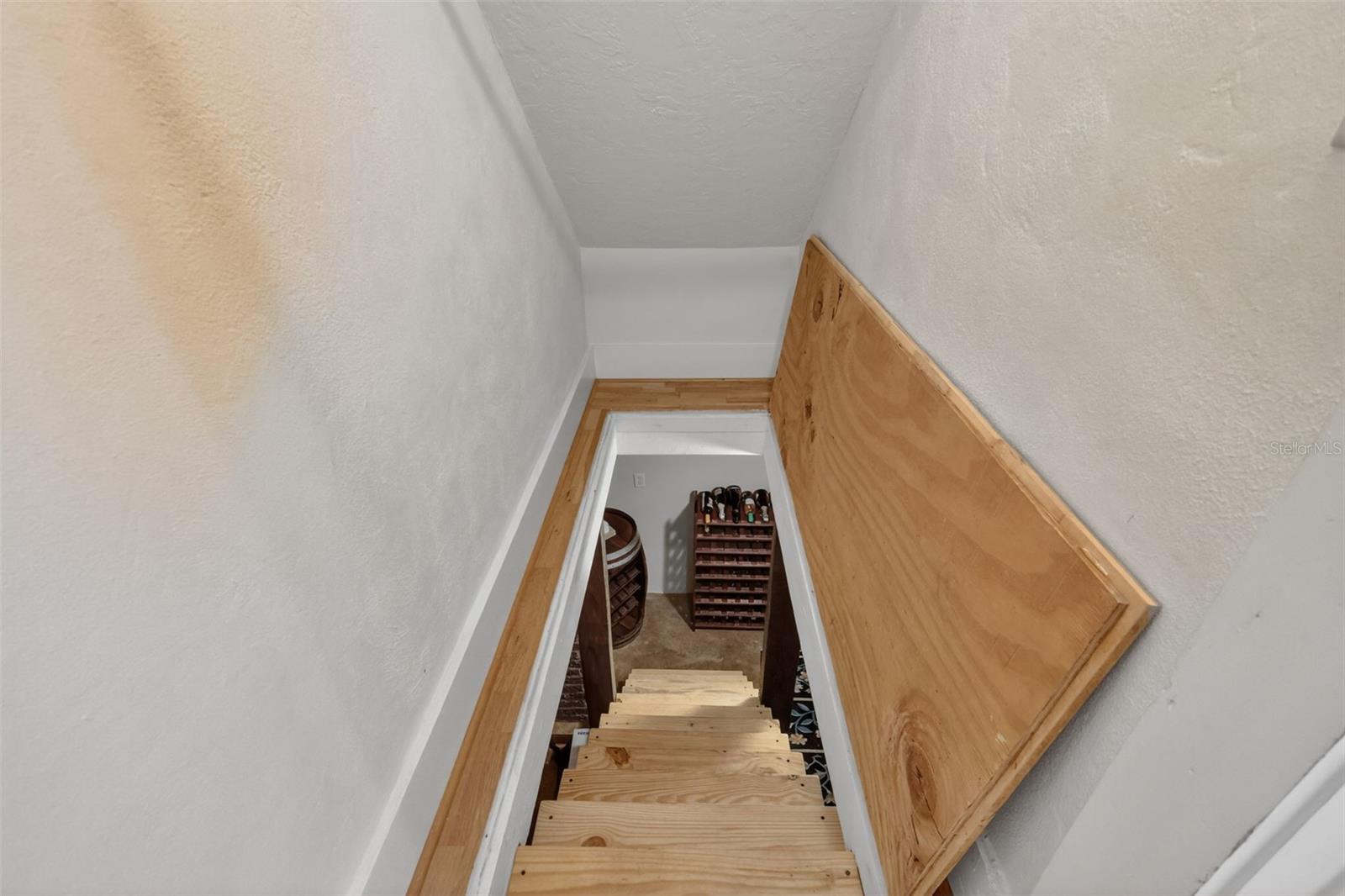 Image 19 of 45 For 831 Grandview Street