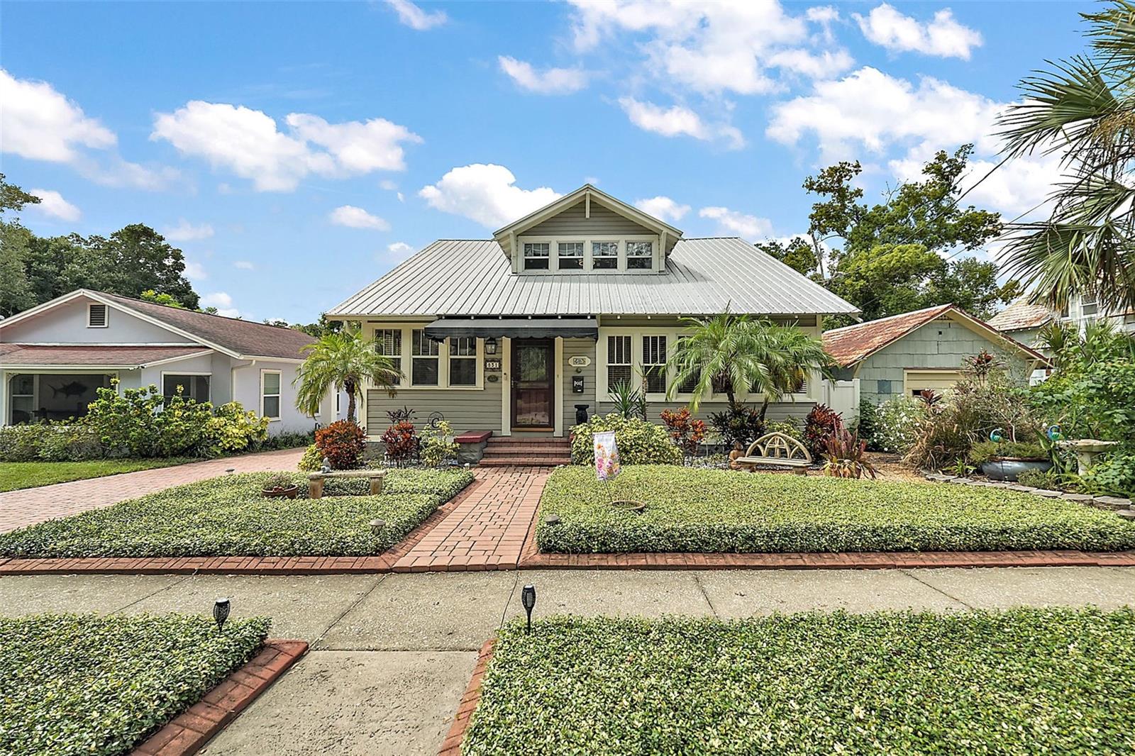 Image 2 of 45 For 831 Grandview Street