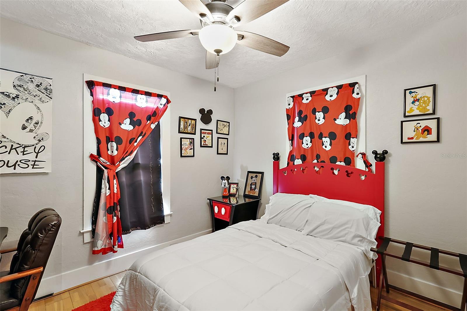 Image 20 of 45 For 831 Grandview Street