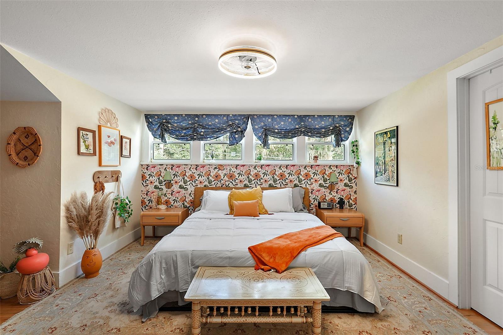 Image 26 of 45 For 831 Grandview Street