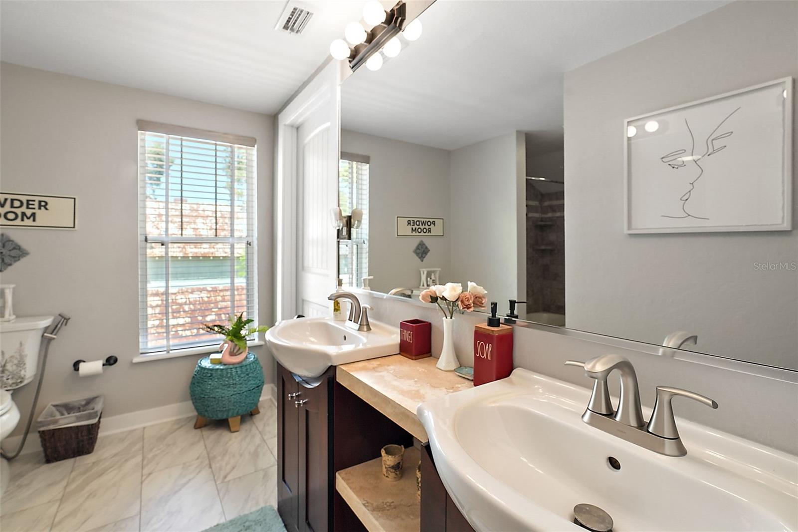 Image 31 of 45 For 831 Grandview Street