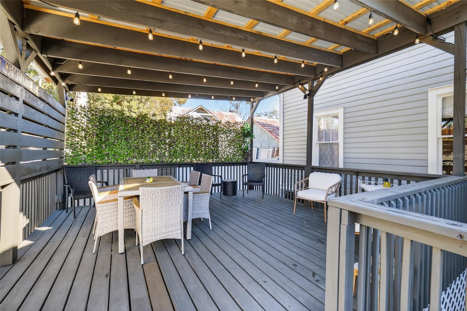 Image 34 of 45 For 831 Grandview Street