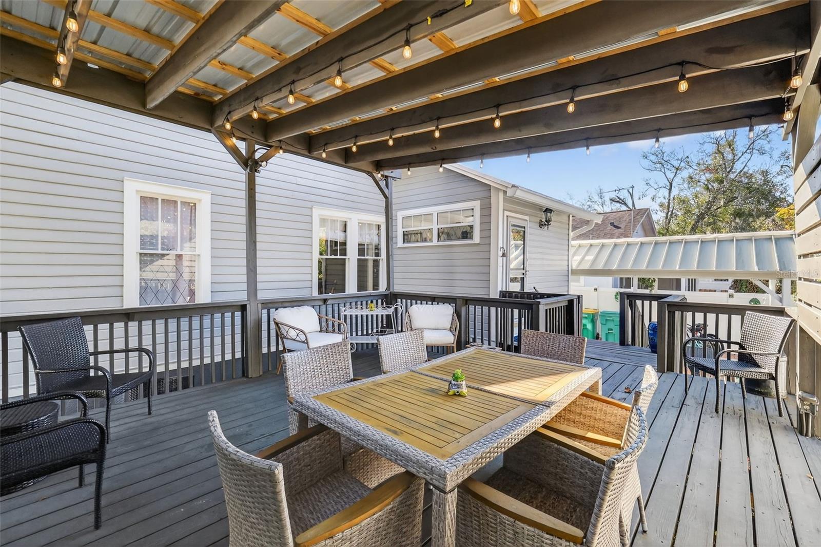 Image 37 of 45 For 831 Grandview Street