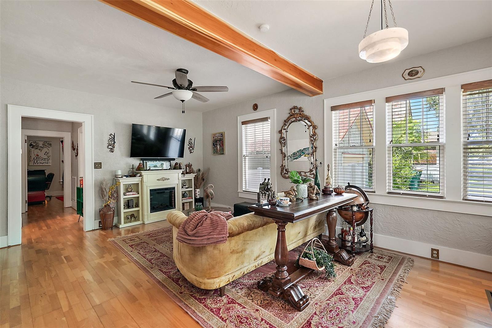 Image 6 of 45 For 831 Grandview Street