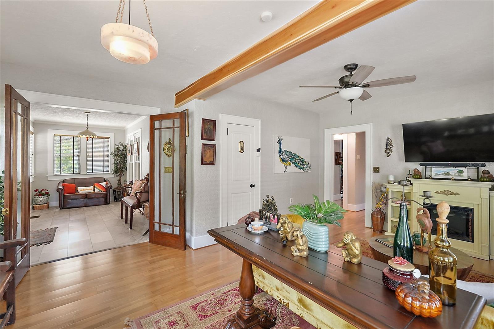 Image 7 of 45 For 831 Grandview Street