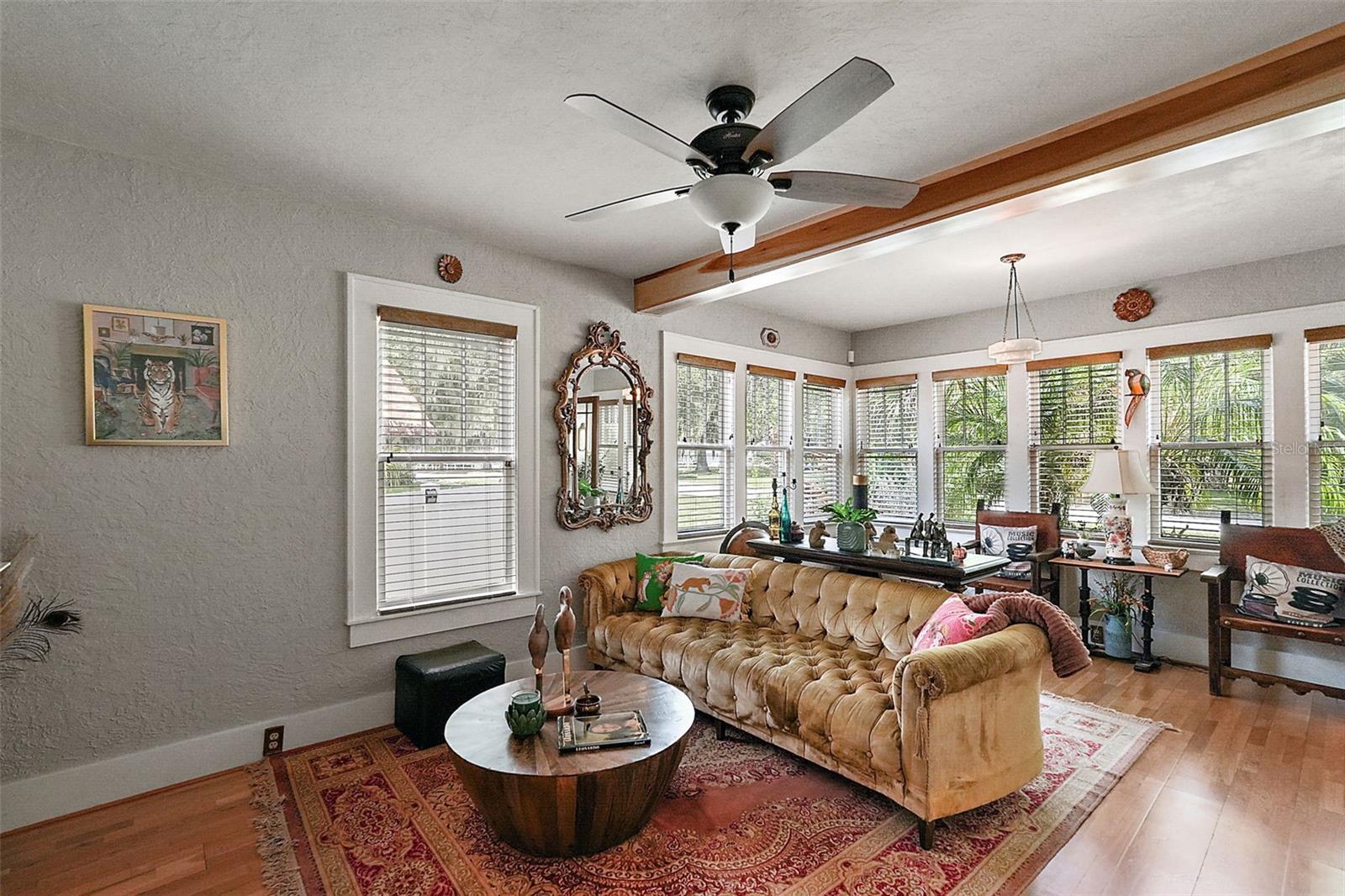 Image 8 of 45 For 831 Grandview Street