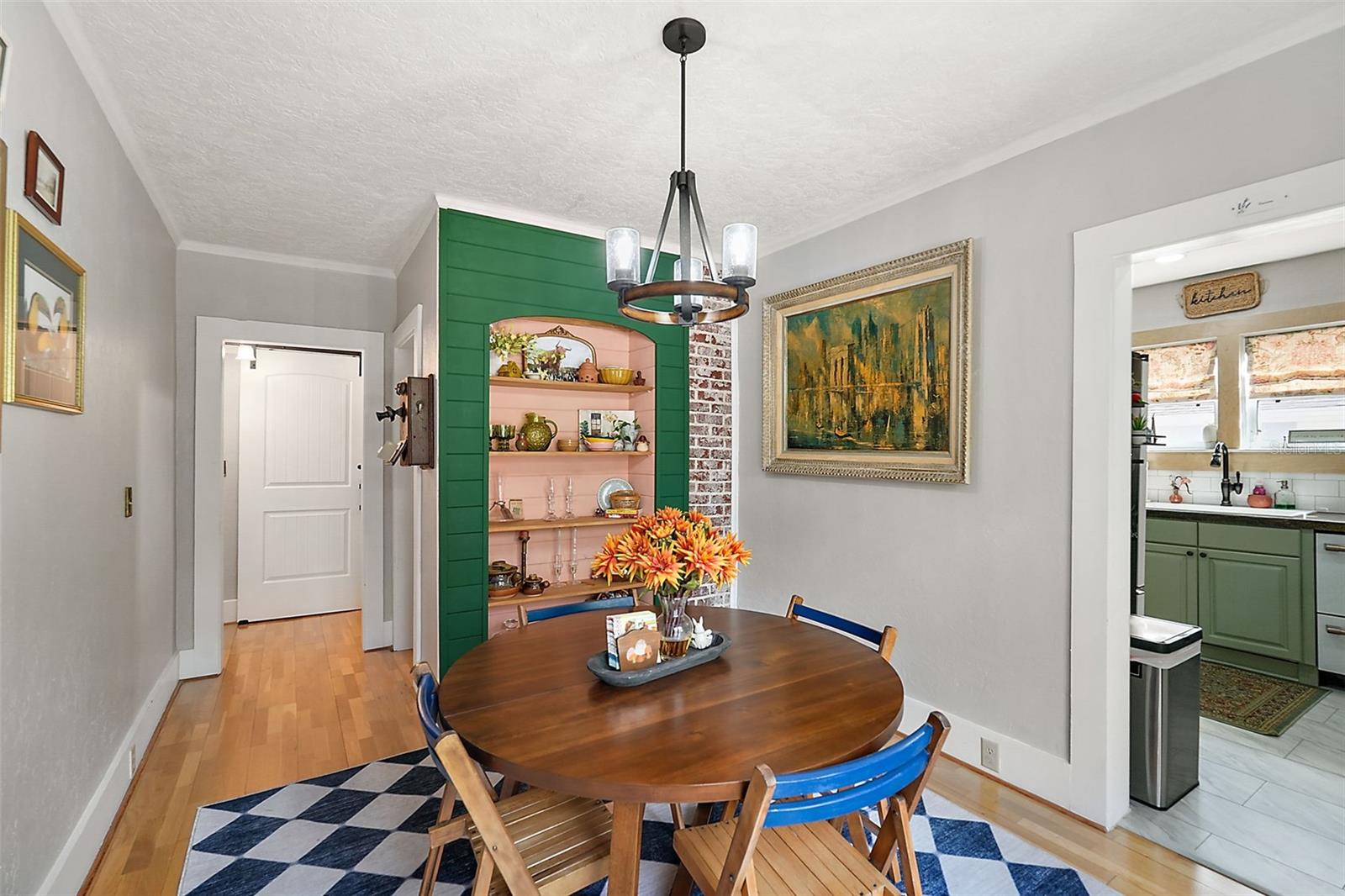 Image 9 of 45 For 831 Grandview Street