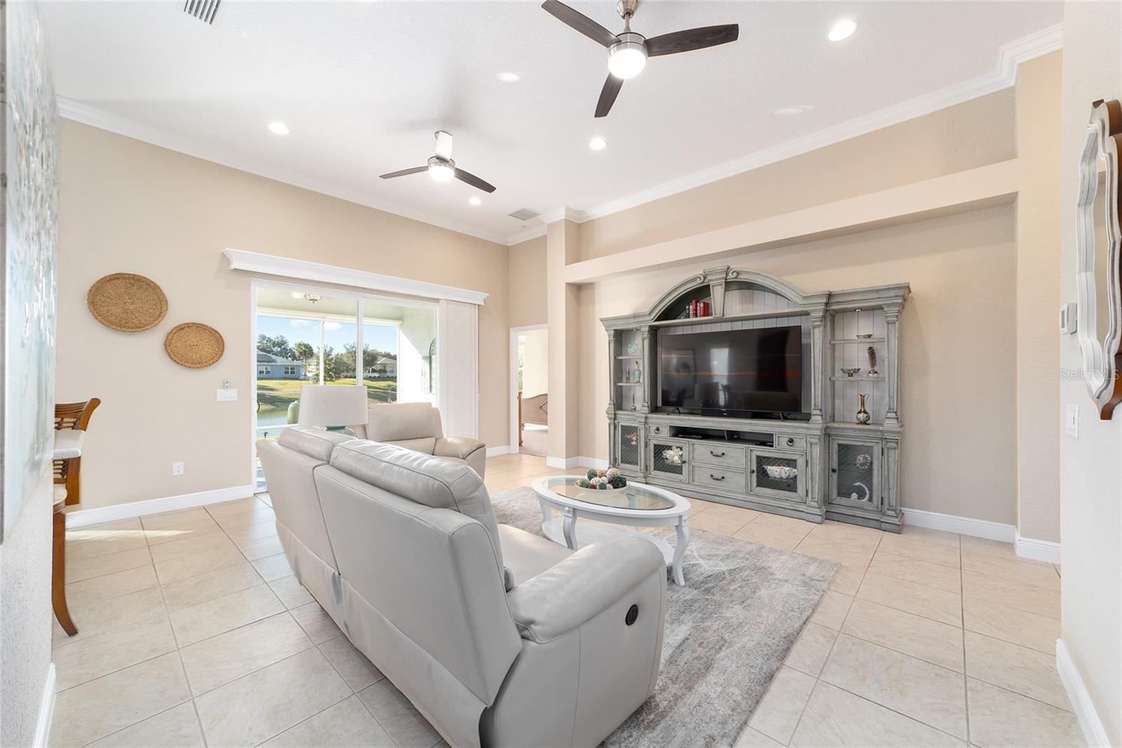 Image 10 of 46 For 10161 Julia Isles Avenue