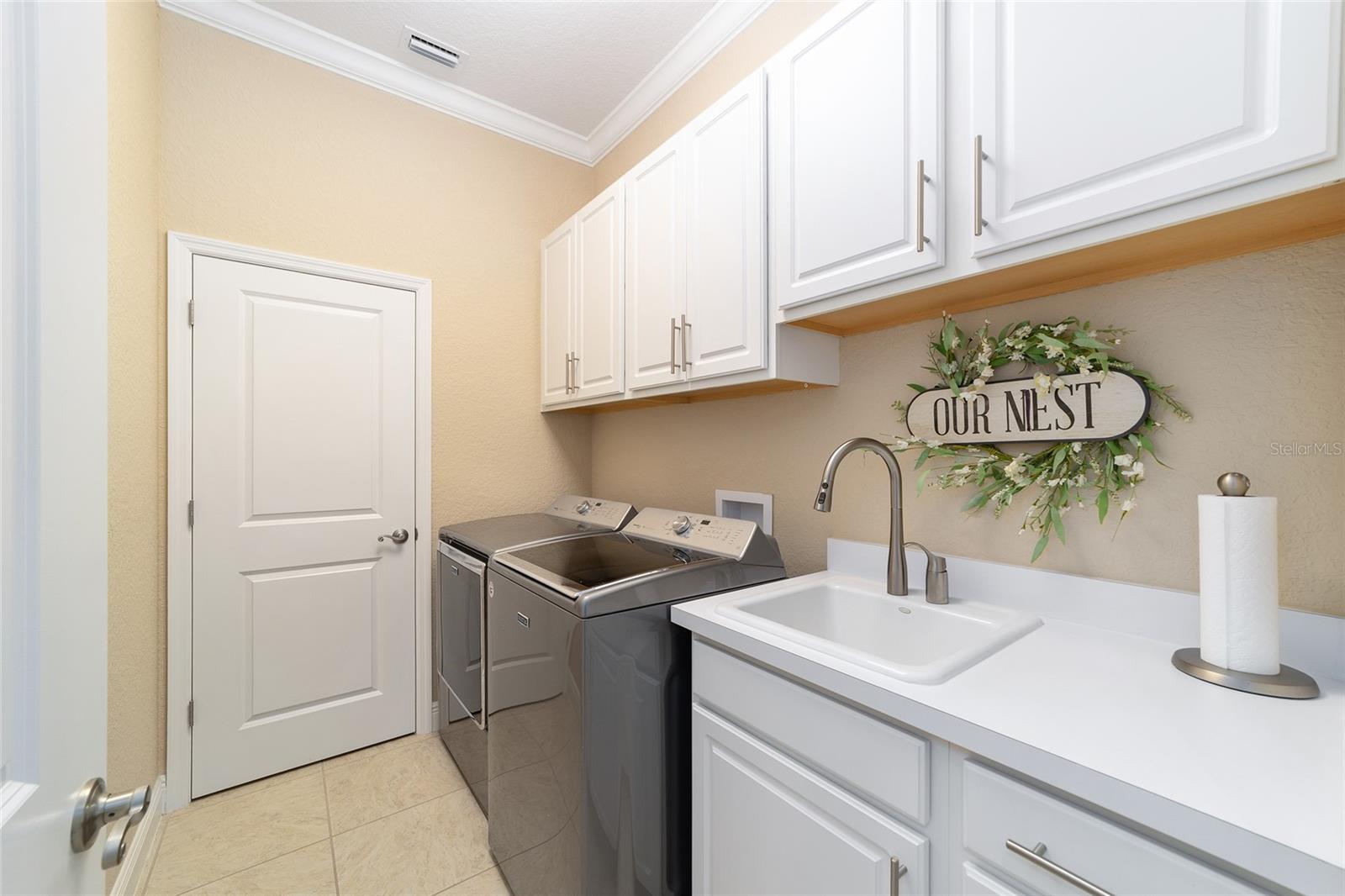 Image 31 of 46 For 10161 Julia Isles Avenue