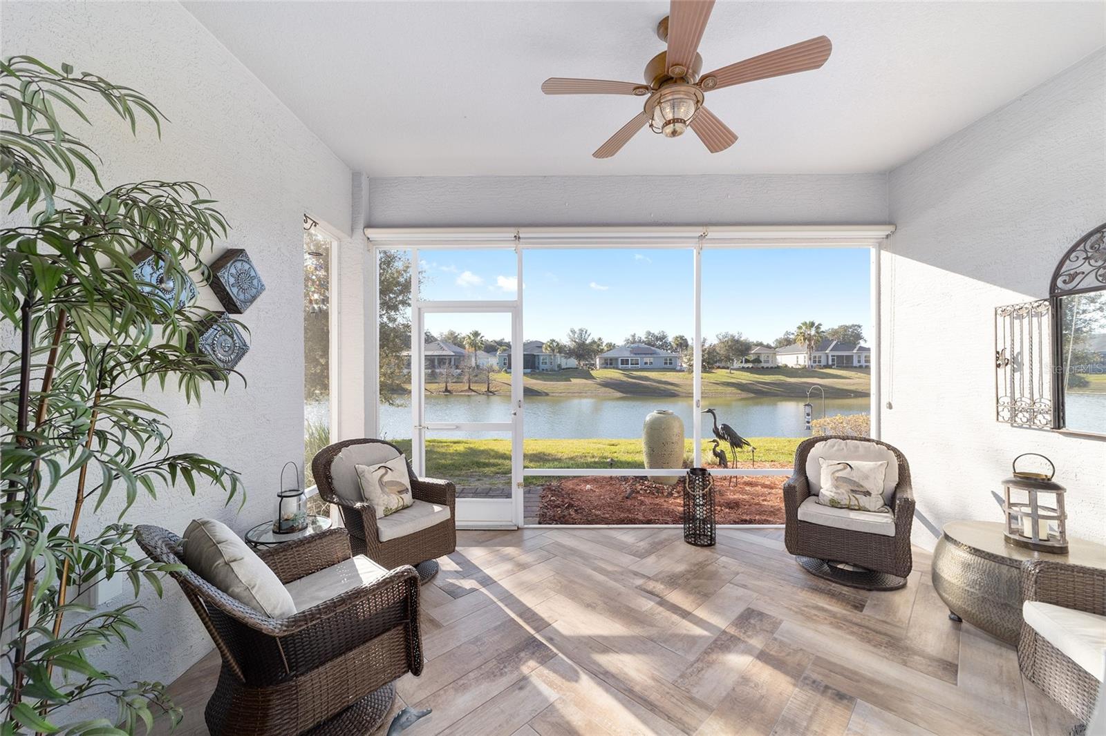 Image 33 of 46 For 10161 Julia Isles Avenue