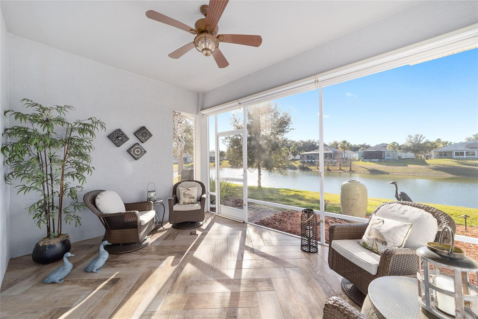 Image 34 of 46 For 10161 Julia Isles Avenue