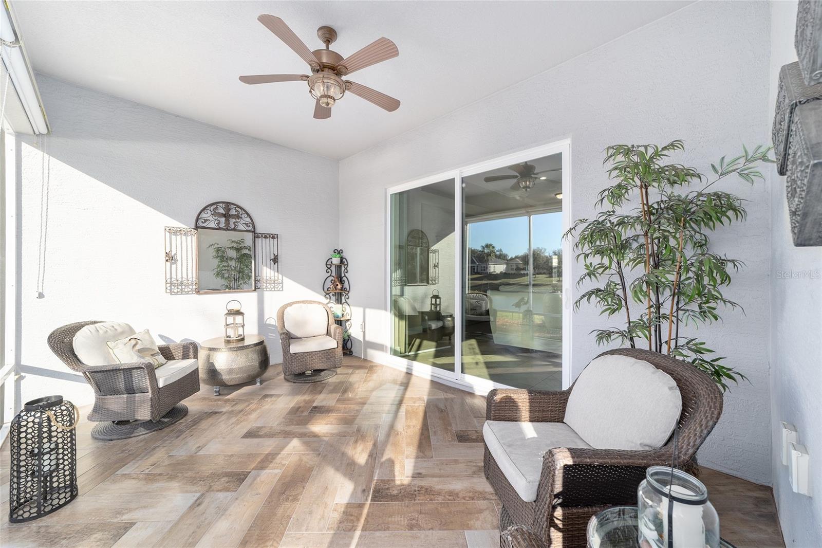 Image 35 of 46 For 10161 Julia Isles Avenue