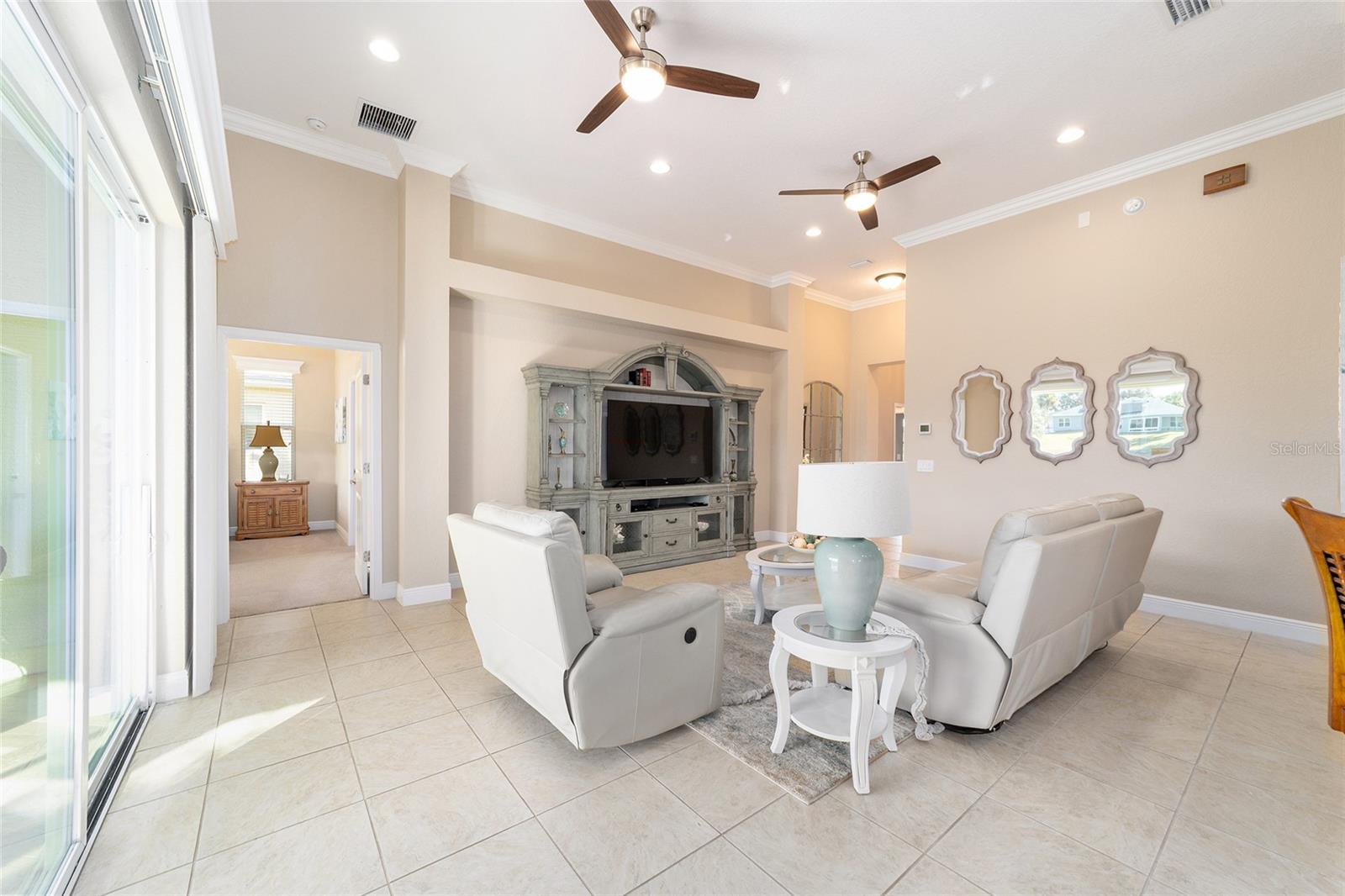 Image 9 of 46 For 10161 Julia Isles Avenue