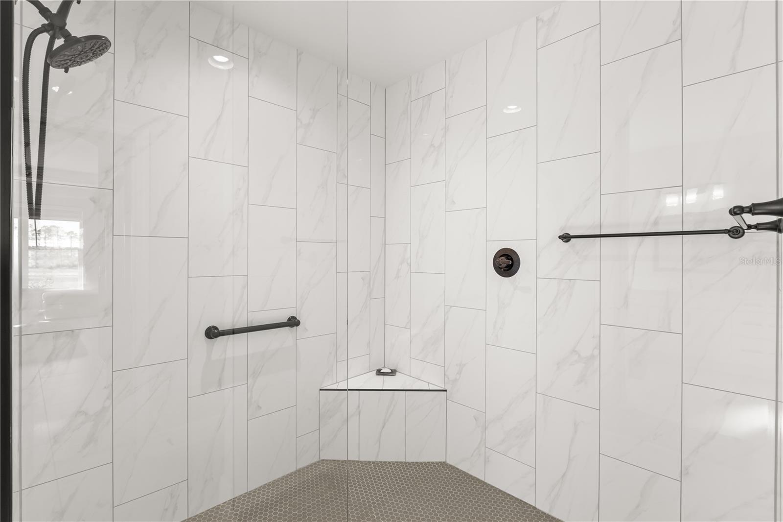 Image 20 of 37 For 6605 Newell Loop