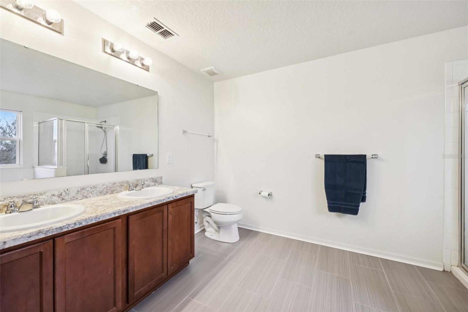 Image 27 of 46 For 10016 Weathers Loop