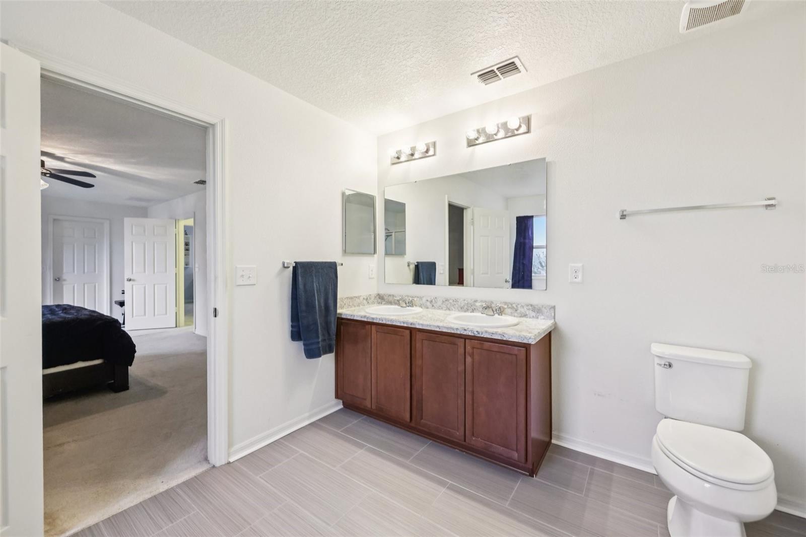 Image 29 of 46 For 10016 Weathers Loop