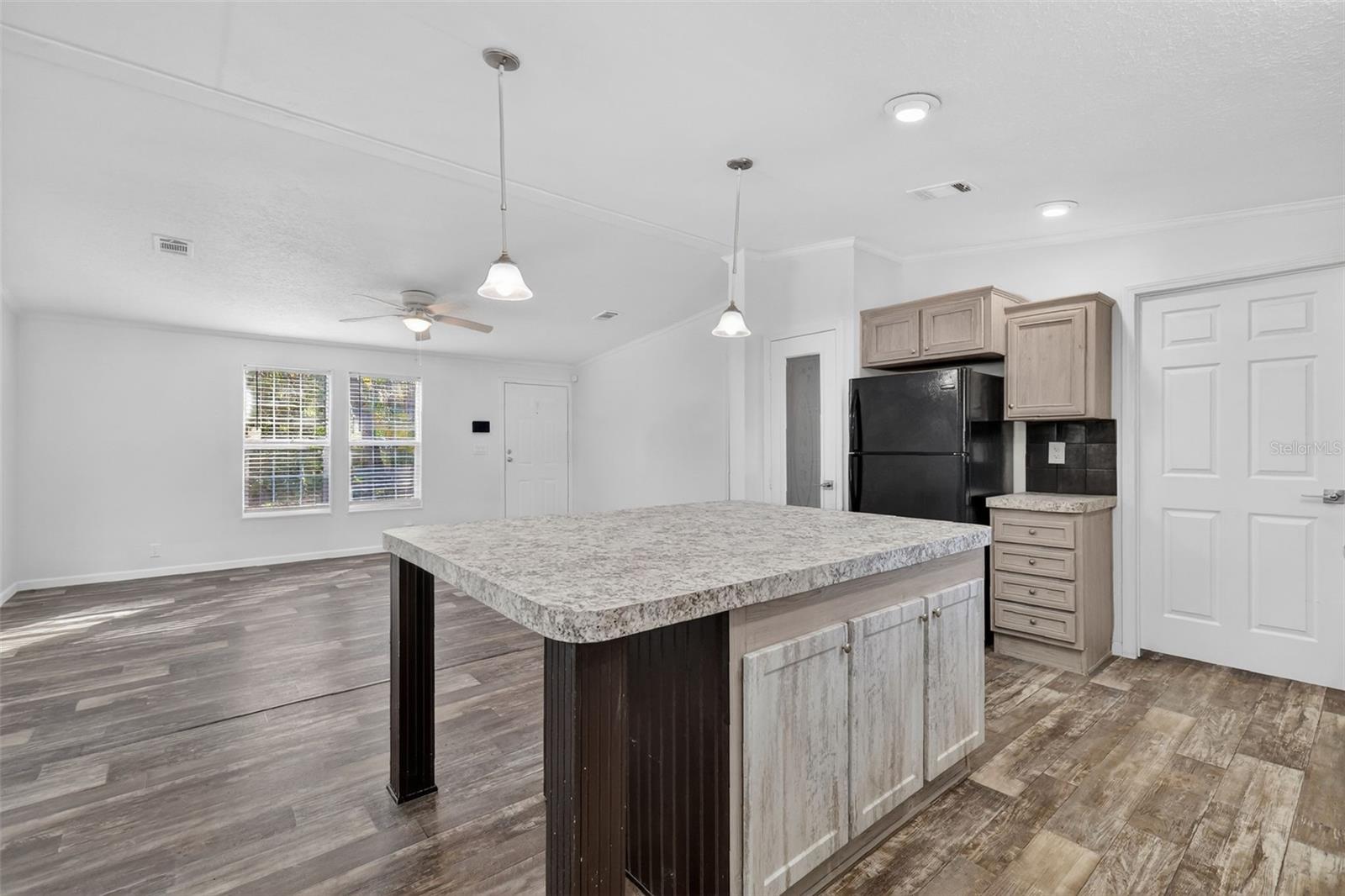 Image 7 of 23 For 269 Lime Street