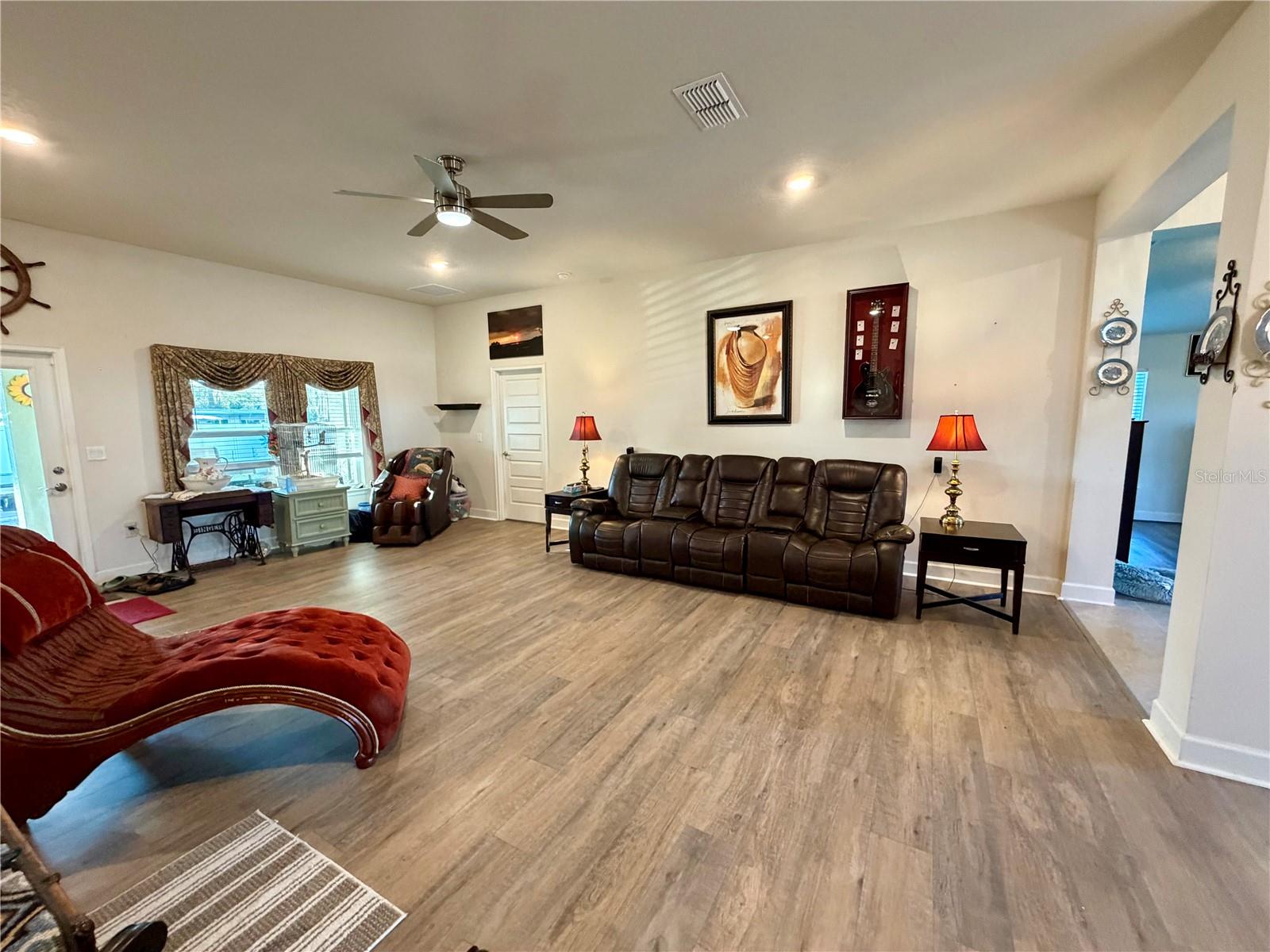 Image 6 of 38 For 2225 Angel Fish Loop