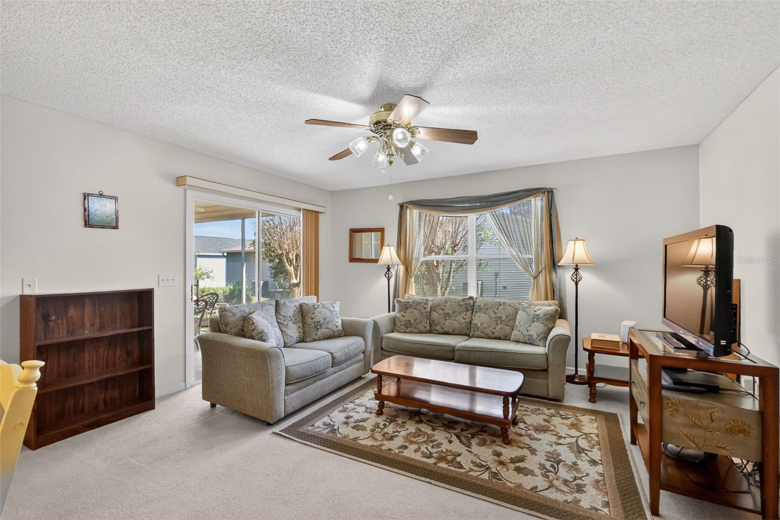 Image 14 of 31 For 974 Livingston Loop