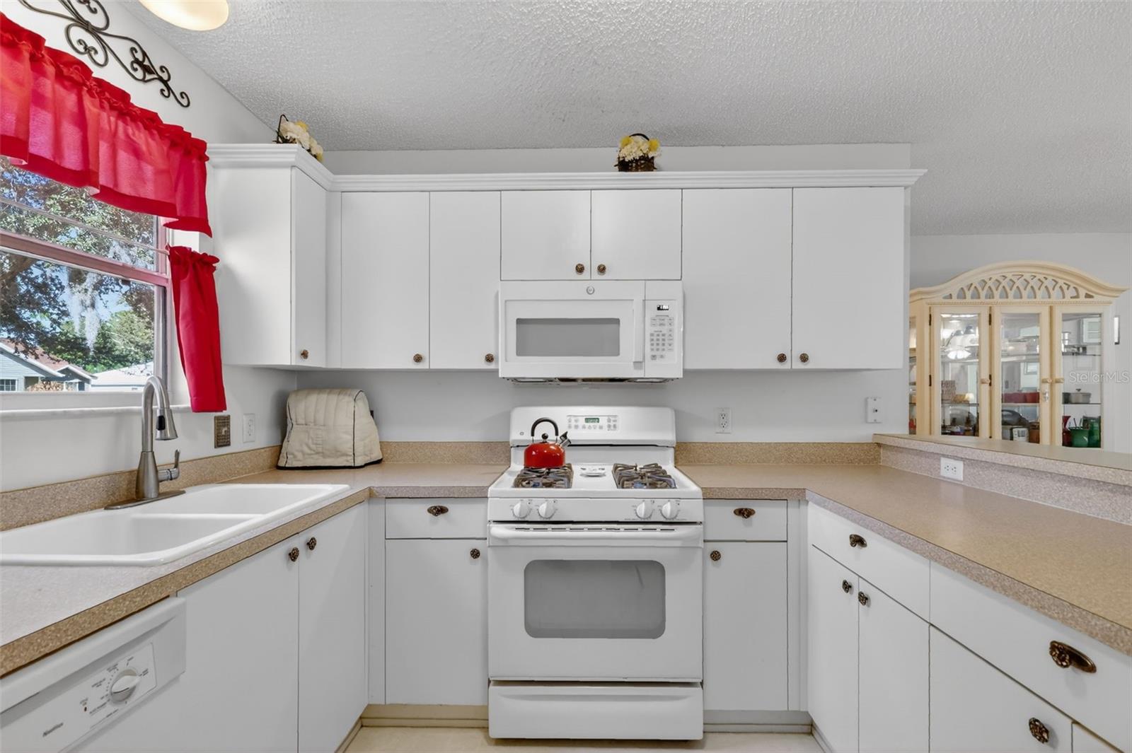 Image 7 of 31 For 974 Livingston Loop