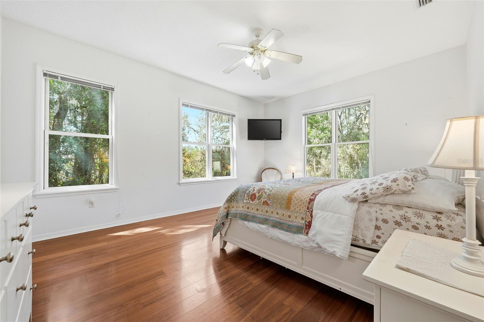 Image 27 of 76 For 35015 Radio Road