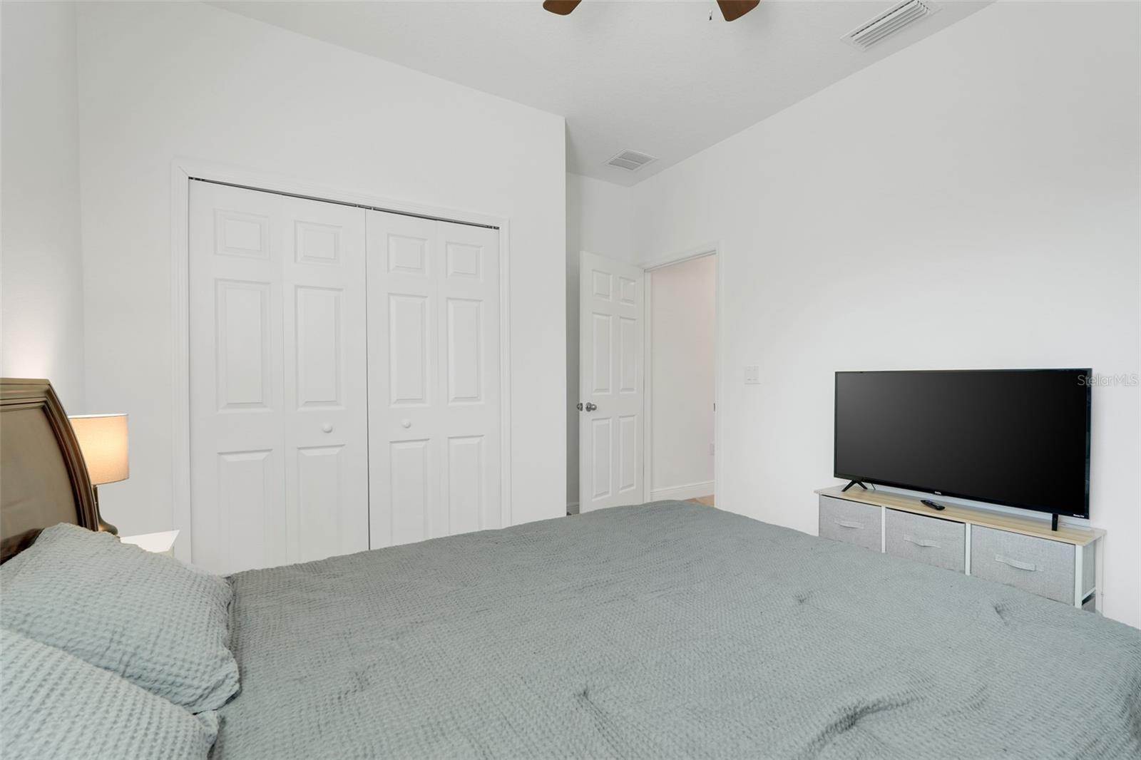 Image 20 of 29 For 15475 23rd Avenue Road