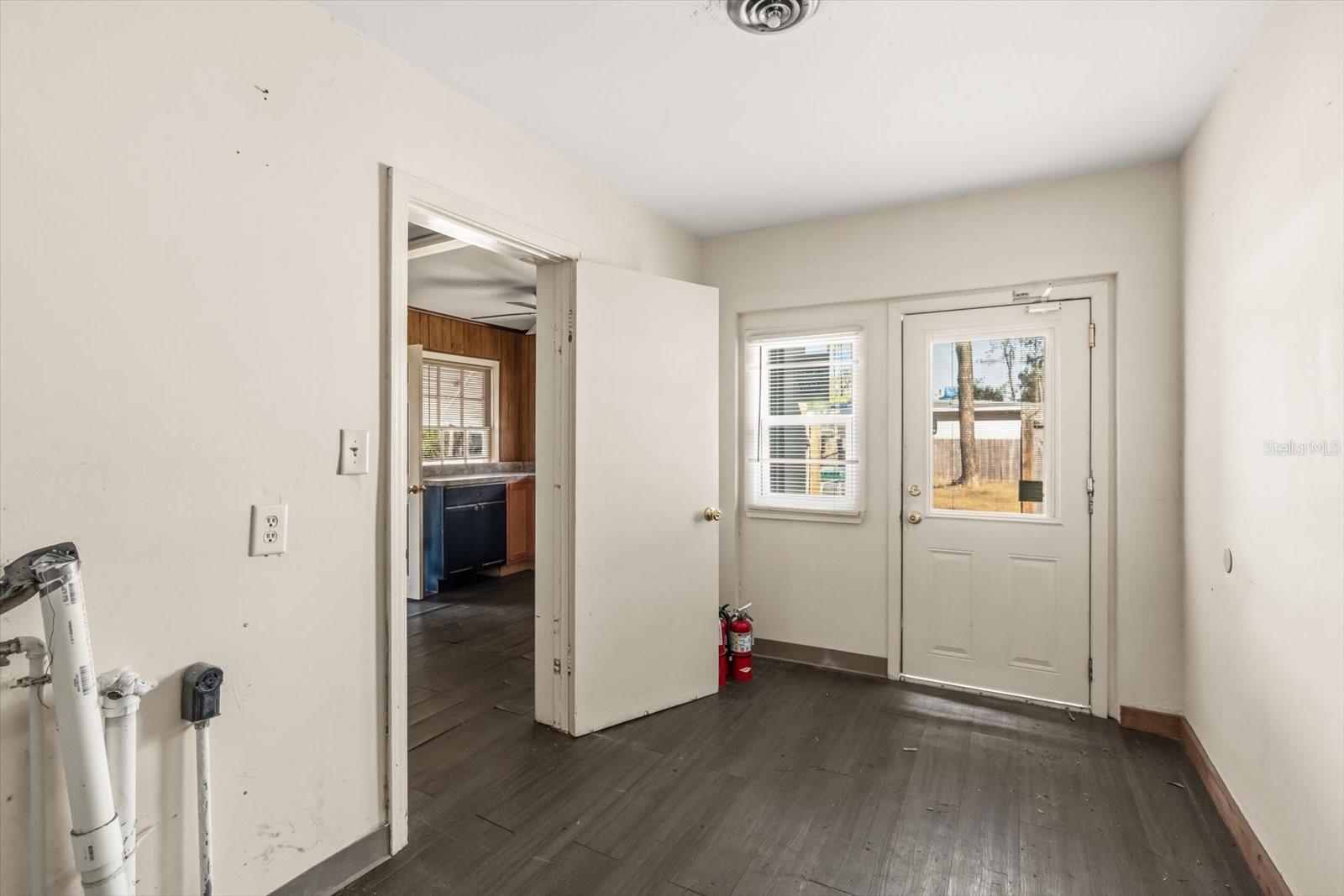 Image 10 of 59 For 703 & 705 Cleveland Avenue