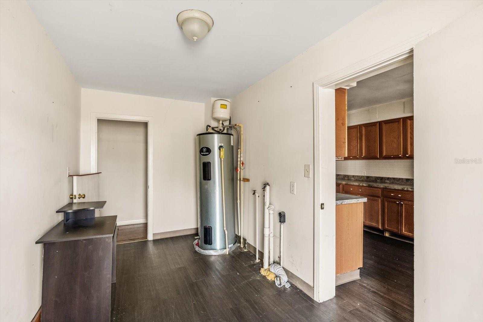 Image 11 of 59 For 703 & 705 Cleveland Avenue