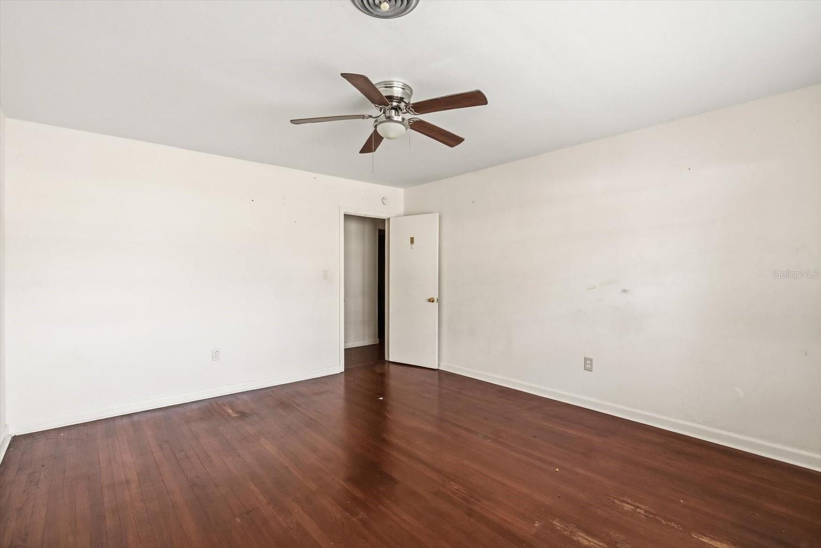 Image 26 of 59 For 703 & 705 Cleveland Avenue