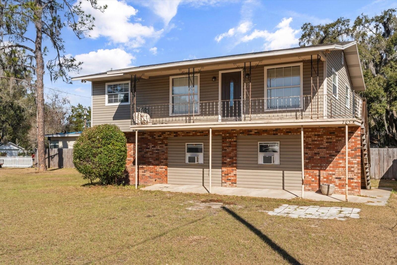 Image 30 of 59 For 703 & 705 Cleveland Avenue