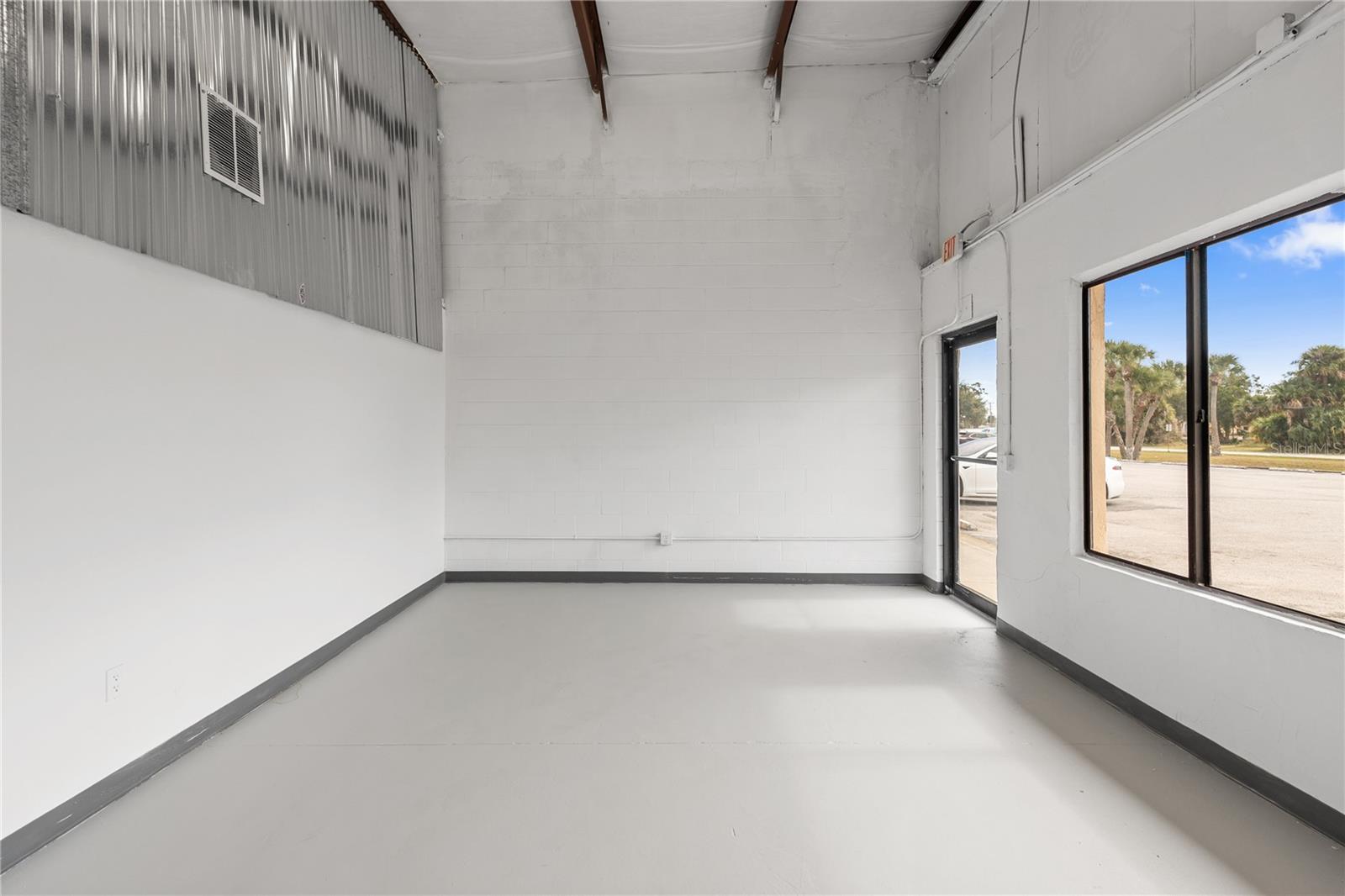 Image 8 of 32 For 2120 Ridgewood Avenue 7a